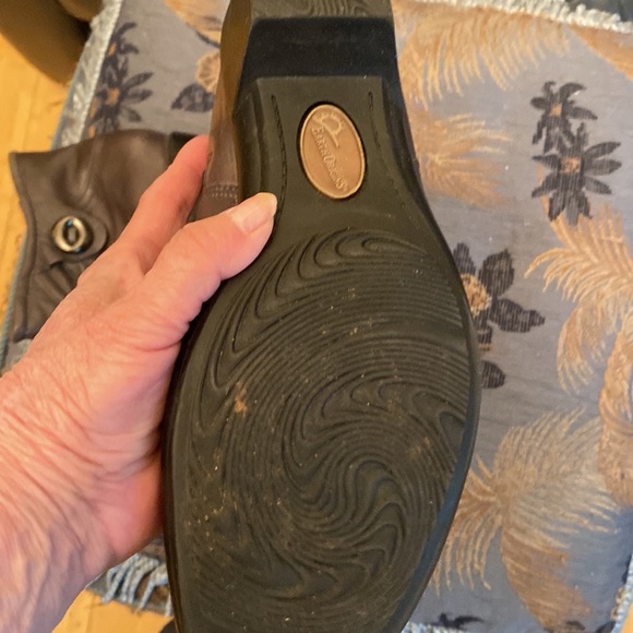 New SIZE 8 Booties in Brown  by Earth Origins all leather - Picture 9 of 9